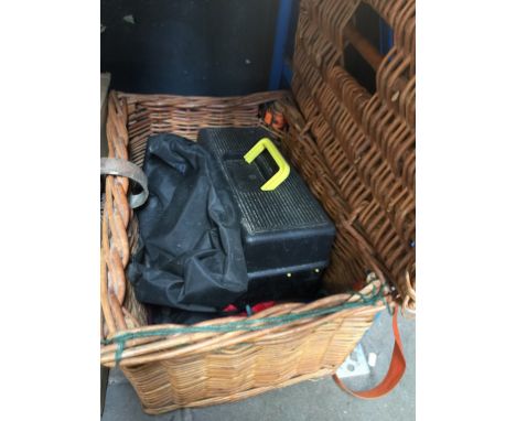 WICKER FISHING HAMPER