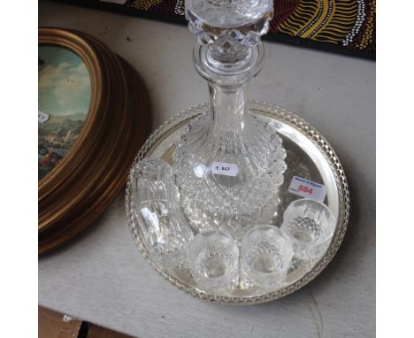DECANTER SET ON METAL TRAY    T4