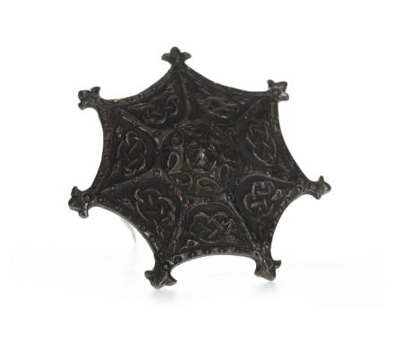 ALEXANDER RITCHIE SILVER STARFISH BROOCH, depicting beasts in the form of Celtic knots, 48mm wide, partially marked 'A.R. ION