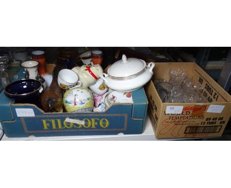 Assorted ceramics to include ornaments, two Royal Worcester 'Evesham' saucers, two cups and two tea plates, two Royal Albert 