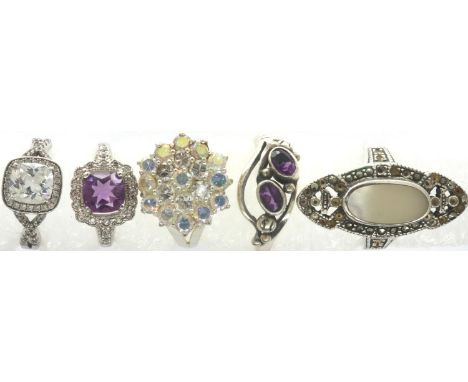 Five silver rings, mixed sizes. P&amp;P Group 1 (£14+VAT for the first lot and £1+VAT for subsequent lots) 
