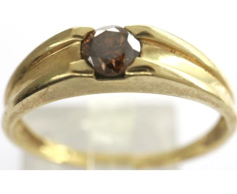 9ct gold stone set ring, size W, 2.6g. P&amp;P Group 1 (£14+VAT for the first lot and £1+VAT for subsequent lots) 