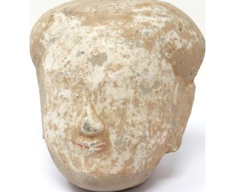 A Han Dynasty figurehead, formed of clay and hollow, H: 10 cm. P&amp;P Group 1 (£14+VAT for the first lot and £1+VAT for subs