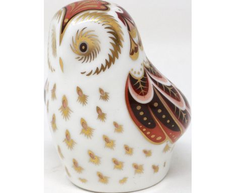 Royal Crown Derby paperweight, Owlet, Collectors Guild edition with gold stopper, H: 60 mm. P&amp;P Group 1 (£14+VAT for the 