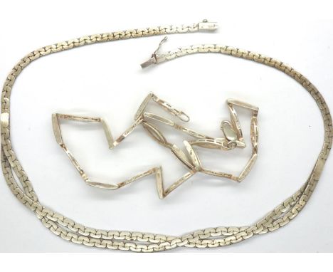 Two silver necklaces, each L: 45 cm, combined 45g. P&amp;P Group 1 (£14+VAT for the first lot and £1+VAT for subsequent lots)