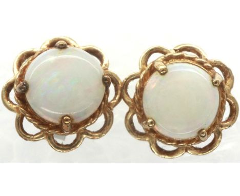9ct gold opal set stud earrings, 1.5g. P&amp;P Group 1 (£14+VAT for the first lot and £1+VAT for subsequent lots) 