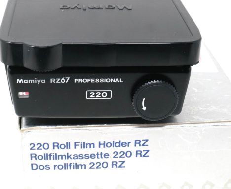 Mamiya R2 roll-film back, in working order. P&amp;P Group 2 (£18+VAT for the first lot and £3+VAT for subsequent lots) 