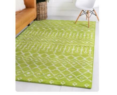 A brand new 'Unique Loom' branded rug: Kasbah Trellis, Light Green, 245cm x 305cm.