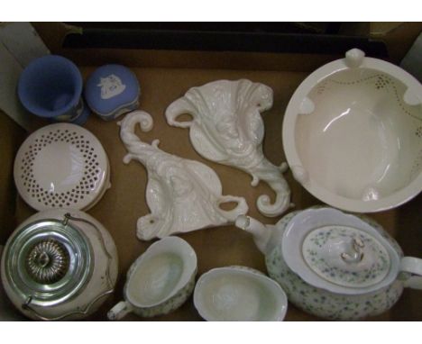 A mixed collection of ceramic items to include: Royal Albert Caroline pattern 3 piece tea service (2nds), together with cream