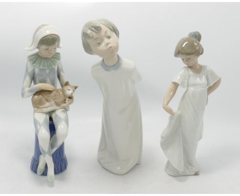 Nao &amp; Similar Group of Three Figures: height of tallest 26cm(3) 