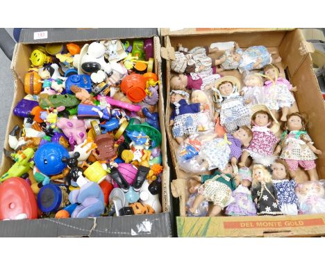 A large collection of vintage Toy Dolls &amp; Movie / Cartoon Related toys(2 trays): 