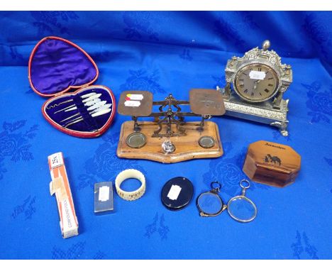 A SET OF POSTAL SCALES 9cm high, together with a mantel clock and further small collectibles (a lot)
