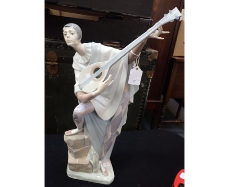 LLADRO: A LARGE LUTE PLAYER 45cms high