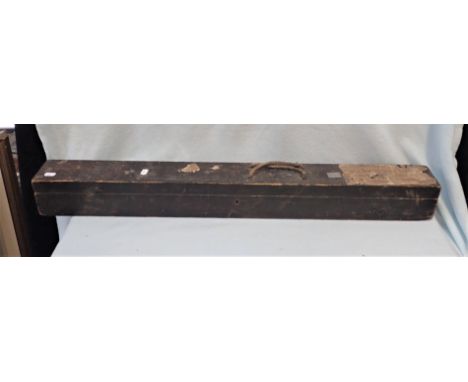 A CASED EARLY 20TH CENTURY MARINE BAROMETER 