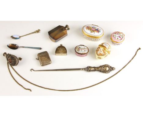 An enamel patch or pill box, 19th century, the hinged cover with a river scene titled ‘Barton Bridge / A Trifle From Manchest