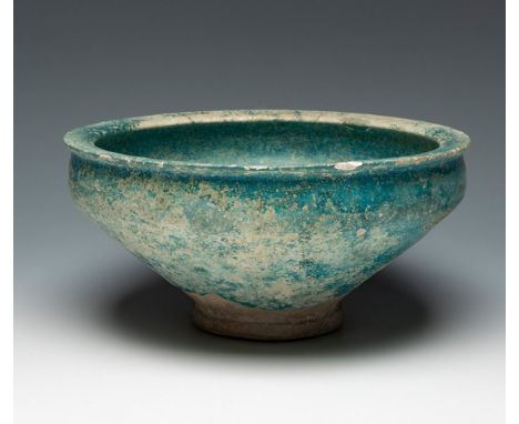 Bowl, probably from the Amul or Kashan workshops. Persia, 13th century.Coloured and glazed ceramic.In very good condition.Att