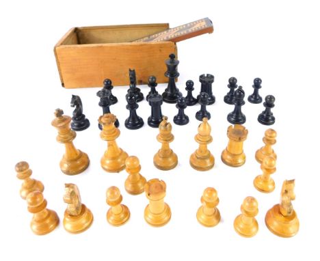 A Staunton wooden chess set, in a fitted wooden box, with cribbage board top, the king 8cm high.