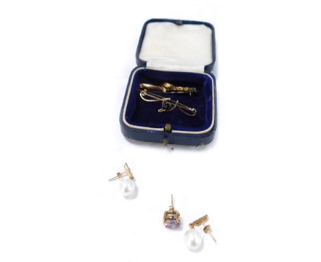 Jewellery and vertu, comprising a 9ct gold wishbone bar brooch, a gold plated bar brooch, a pair of cultured pearl and CZ set