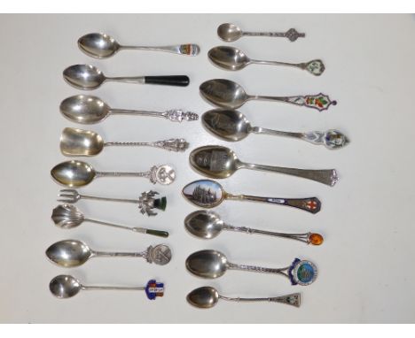 17 crested &amp; other silver/sterling teaspoons and a small Birmingham silver pickle fork. (18)