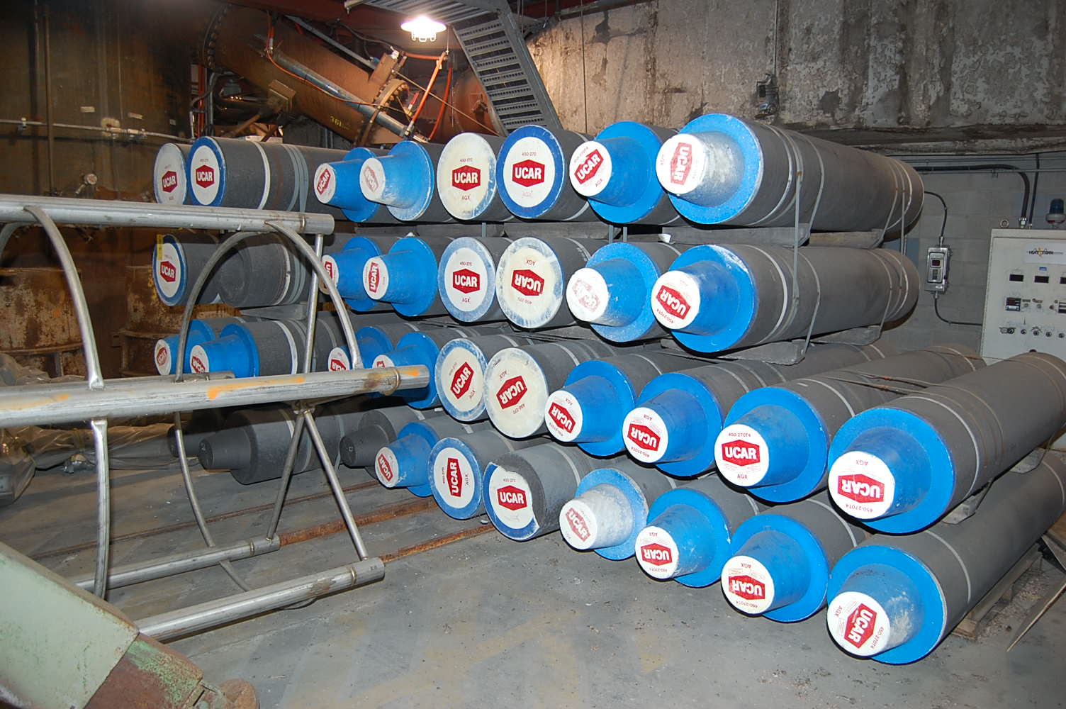 (Qty. 36) Graphite Electrodes (Furnace Electroids) 36 x UCAR 450x270