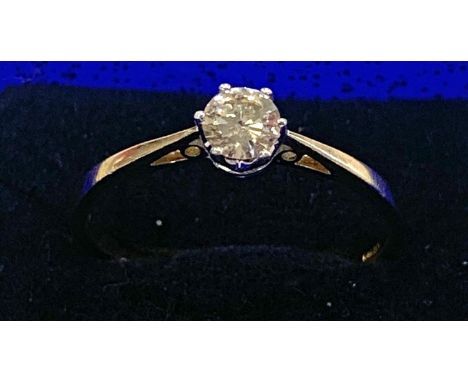 9ct Gold and Diamond ring, weight approx 1.4g, ring size between Q/ R 