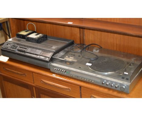 VINTAGE TURNTABLE CASSETTE DECK &amp; VINTAGE VIDEO CASSETTE RECORDER     