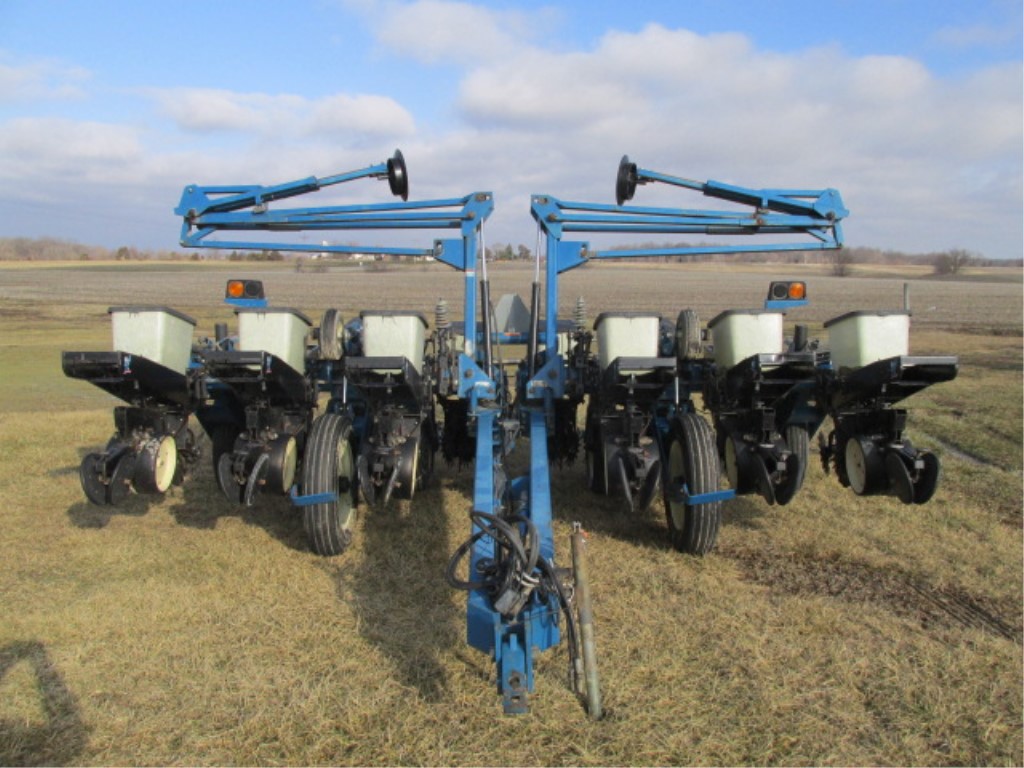 Kinze 2200 12 Row Manual Fold, No-Till Planter with yetter row cleaners