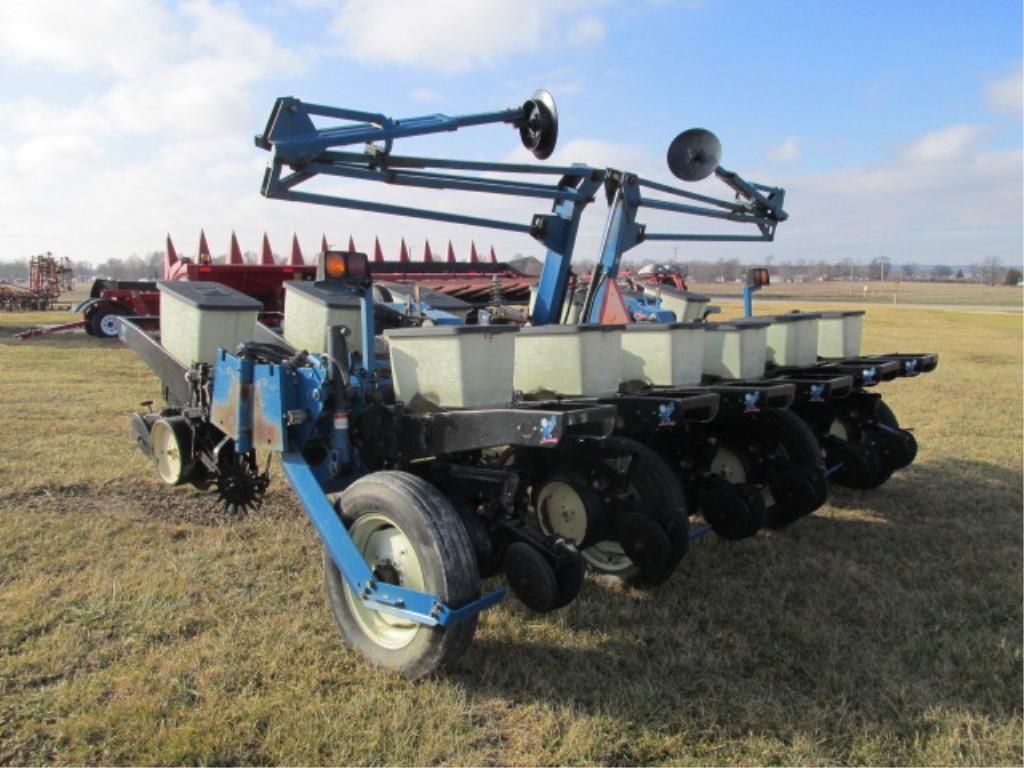 Kinze 2200 12 Row Manual Fold, No-Till Planter with yetter row cleaners