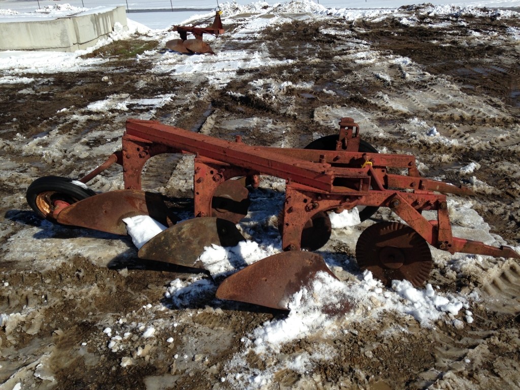 IH 3 Bottom Plow, 2 pt. hitch