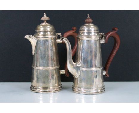 Early 20th century silver coffee and hot water pot set, hallmarked Adie Brothers Ltd, Birmingham, 1937, H 18.5cm