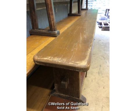 *PINE GYMNASIUM BENCH WITH 3 FEET - 2.86M L