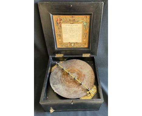 Lochblechplattenspieluhr, Polyphon, Symphonion, Zungenspielwerk mit auswechselbaren Stahl-Musikscheiben, Symphonion. Für Blec