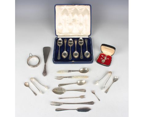 A set of six George V silver teaspoons, Sheffield 1928 by Mappin &amp; Webb, cased, and a small group of other silver items, 