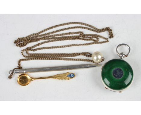A late Victorian silver and green enamelled sovereign case, Birmingham 1896 and 1897 by Horton &amp; Allday, length 5cm, a st