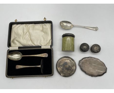 Assorted HM Silver items to include Powder Compact, Trinket Boxes and other. 