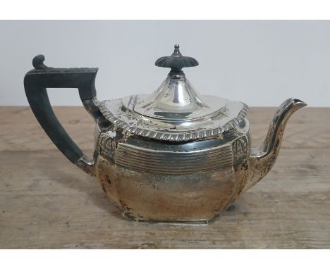 A hallmarked silver bachelor's teapot, gross weight 10oz 6dwt.