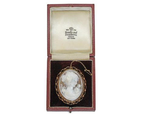 A vintage 9ct gold mounted shell cameo brooch, sponsor Eld, Birmingham 1973, 53mm x 66mm, gross weight 23g, fitted in a Boodl