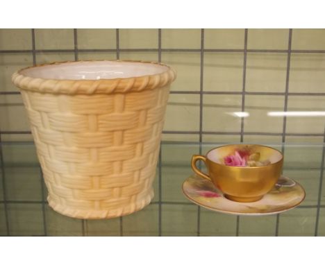 ROYAL WORCESTER MINIATURE CABINET CUP AND SAUCER PAINTED WITH ROSES AND A ROYAL WORCESTER G857 LATTICE WEAVE BLUSH IVORY BASK