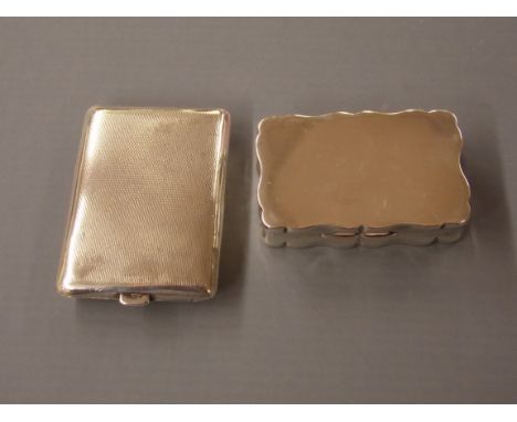 VICTORIAN PLAIN SILVER SNUFF BOX OF SERPENTINE RECTANGULAR OUTLINE, BIRMINGHAM AND SILVER CASE A/F