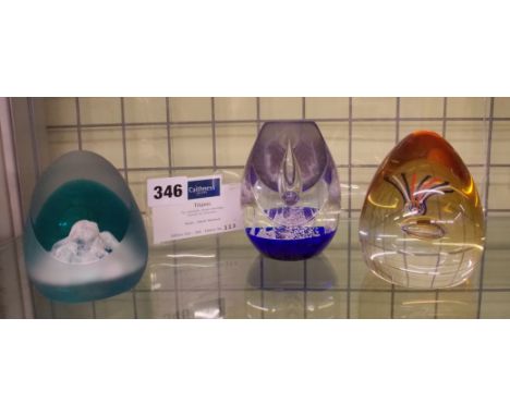CAITHNESS LIMITED EDITION 113/500 TITANIC PAPERWEIGHT BY ALISTAIR MACINTOSH WITH CERTIFICATE AND SUPERHERO  PAPERWEIGHT