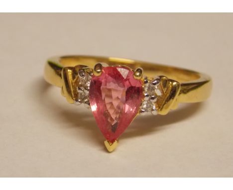 18 CT YELLOW GOLD PEAR SHAPED 5MM RUBY AND DIAMOND RING SIZE M/N 4.2G OVERALL 