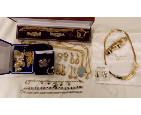CHRISTIAN DIOR GOLD PLATED AN ENAMEL CLEOPATRA STYLE NECKLET, PLATED FLAT CURB LINK NECK CHAIN, TWO GOLD PLATED FLORAL BROOCH