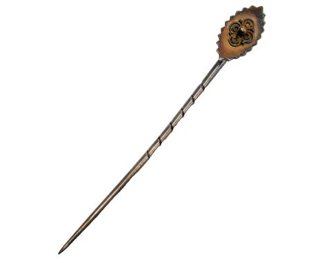 A Victorian tie pin, stamped 15ct, cased, 1.0g. 