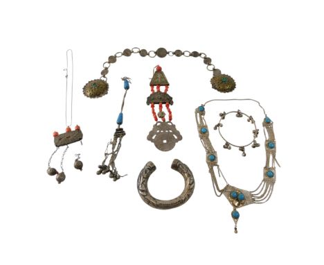 Assorted South American jewellery, some gem or bead set, including a torc bangle, necklaces, and pendants. (a quantity) 