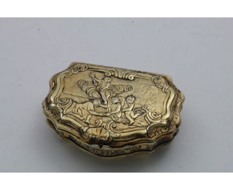 A MID 18TH CENTURY FRENCH SILVERGILT SNUFF BOX cartouche-shaped with chased reserves on the base and around the sides, the co