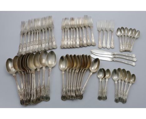 A MID 20TH CENTURY PART-SERVICE OF KING'S PATTERN FLATWARE IN AN OAK CANTEEN BOX TO INCLUDE:- Eleven table forks, eleven tabl