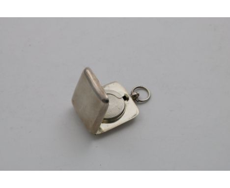AN EARLY 20TH CENTURY SOVEREIGN CASE of plain rectangular form with a button thumbpress, by J &amp; W. Deakin, Chester 1914; 