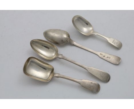 A GEORGE III/IV SCOTTISH PROVINCIAL FIDDLE CADDY SPOON engraved with a crest below the crest "GRIP FAST", by William Jamieson