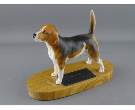 Beswick pottery model of a Beagle on a plinth
