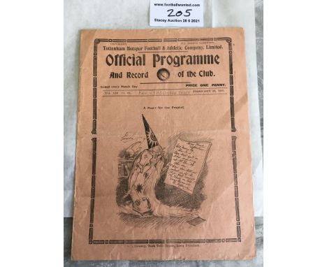 1928/1929 Tottenham v Chelmsford Friendly Football Programme: Fair/good condition with no team changes. Fold. Tottenham playe